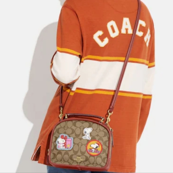 Coach  X Peanuts Lunch Pail In Signature Canvas With Snoopy And Patches - Picture 4 of 15